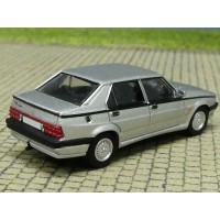 PCX 870053 Alfa Romeo 75 Nera 1:87